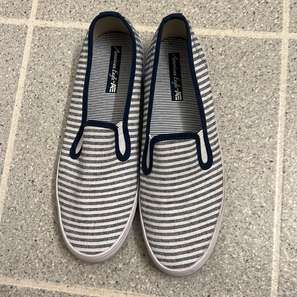 American Eagle slip on sneakers